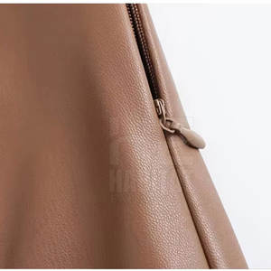 Pantalones de cuero hechos a medida para mujer con logotipo personalizado, diseño único, precio al por mayor - Product Image 4