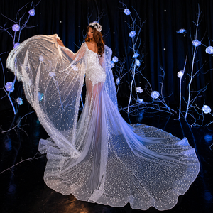 Robe de mariée sirène de luxe, longue, col en V profond, ornée de perles, avec manches cape détachables, ornée de cristaux et de dentelle - Product Image 2
