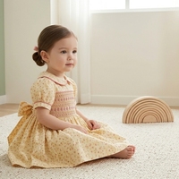 Adorable Robe d'Été en Coton à Manches Bouffantes, Style Traditionnel, Broderie Smockée, Motifs Géométriques Tendance, Prix Usine, pour Filles (ODM/OEM)