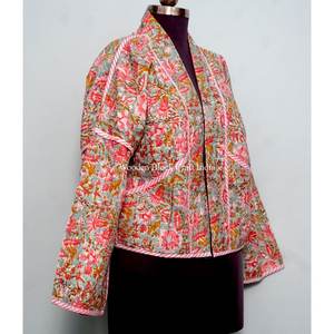 Hermosa chaqueta Kantha de algodón con estampado floral, chaqueta de invierno con decoración de botones, chaqueta de algodón de manga larga para fiestas. - Product Image 3