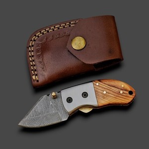 มีดพับขนาดเล็ก ดามัสกัสสตีล ปลายหยดน้ำ ขอบมุมเอียง สำหรับมืออาชีพ EDC ด้ามไม้มะกอก  5 ขนาด  OEM/ODM ปรับแต่งได้ - Product Image 1