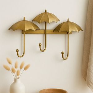 Ganchos de Pared Decorativos de Metal con Forma de Paraguas Dorado, Resistentes al Óxido, para Colgar en la Pared del Baño o la Entrada, Estilo Novedoso - Product Image 1