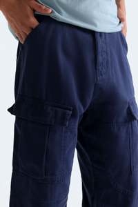 Pantalon cargo bleu marine pour homme, style workwear, coupe droite, plusieurs poches, taille élastique, en toile respirante, idéal pour le printemps - Product Image 2