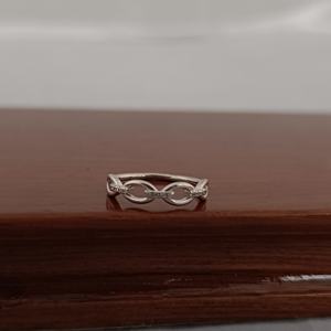 Anillo de Plata de Ley 925 con Nudo Infinito y Diamantes Pavé, Regalo Romántico para Mujer, Boda, Compromiso, Promesa - Product Image 3