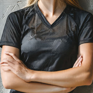 2026 Venta al por mayor: Tops de malla ligera para mujer con cuello en V y manga corta, de secado rápido, para natación - Product Image 2