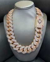 Collar de eslabones cubanos con diamantes para hombre, de proveedor indio, con acabado en oro y piedras brillantes, disponible a precio de exportación.