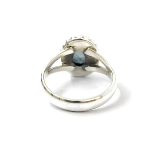 Elegante Anillo Ovalado de Topacio Místico en Plata de Ley 925 con Marco Texturizado en Espiral, Joyería con Gema Audaz para Mujer - Product Image 4