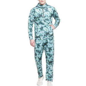 Survêtement athlétique confortable et stylé pour hommes, tenue de sport haut de gamme avec une coupe parfaite - Product Image 1