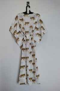 Kaftán indio hecho a mano con estampado de tigre, ligero, de algodón, para la playa, cómodo para usar en el resort. - Product Image 4