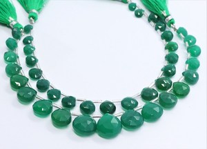 Ónix verde natural facetado en forma de corazón, briolette de 7-9 mm, cuentas de ónix verde en forma de corazón de 7 pulgadas, cuentas de piedras preciosas sueltas para la fabricación de joyería. - Product Image 3