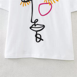 Camisetas Personalizadas para Mujer, Proveedor OEM, Camiseta de Algodón Transpirable, Estilo Moderno, Perfecta para Colecciones de Moda y Suministro al por Mayor - Product Image 3
