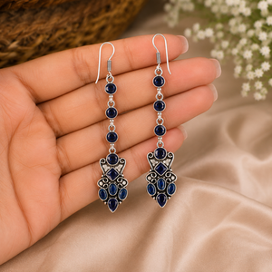 Boucles d'oreilles pendantes longues en laiton et zircon bleu roi tendance, MOQ disponible |   Bijoux fantaisie de style bohème en argent plaqué antique pour femmes - Product Image 6