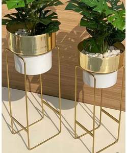 Jardinière en métal vintage, finition antique, pot à fleurs Heritage Bloom, pot de jardin style ancien, charme rustique, jardinière à fleurs - Product Image 1