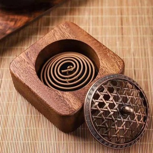 เตาเผากำยานไม้สี่เหลี่ยมทำมือ พร้อมฝาทองเหลืองแกะสลัก สำหรับกำยานแบบขด - Product Image 2