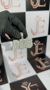 Colgantes de cadena con letras 3D de moissanita personalizadas estilo hip hop para hombres y mujeres, joyería de plata 925 a un precio razonable. - Product Image 5