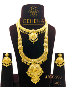 Ensemble de collier de 5 grammes de long en plaqué or 24 carats élégant à la mode pour femmes, bague de boucle d'oreille, bijoux tendance élégants et sexy - Product Image 1