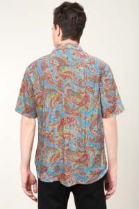 Chemise élégante pour homme en polyester multicolore à imprimé floral, coupe classique avec col chemise et manches courtes pour un style décontracté estival - Product Image 4