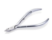 Coupe-ongles professionnel Nghia C-05 Vietnam Beauty Salon en acier inoxydable gris, luxueux et classique, pour manucure et pédicure.