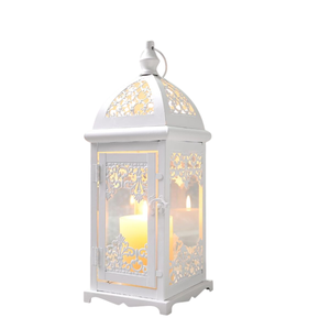 Lanterne suspendue en métal doré au design luxueux pour la maison et les tables de mariage, lanternes décoratives pour bougies avec verre coloré - Product Image 6