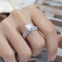 Anello di Fidanzamento da Uomo con Diamante Taglio Principessa da 4 Carati, Colore D, in Oro Massiccio 14K, Stile Classico, Diamanti Coltivati in Laboratorio Certificati IGI