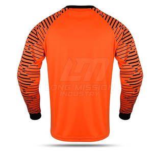 Nueva camiseta de portero estilo clásico, de secado rápido, para venta en línea. - Product Image 4