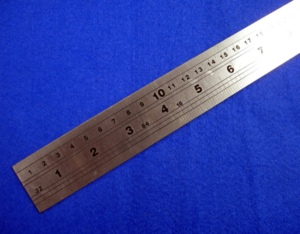 Règle droite en acier inoxydable DK-464 |   Outil de mesure pour l'artisanat, l'ingénierie et les travaux architecturaux - Product Image 1