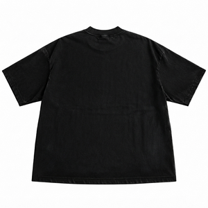 Camiseta negra con estampado gráfico extragrande personalizado, cuello redondo, 100% algodón, tela ecológica, estilo moderno, manga corta, unisex. - Product Image 2