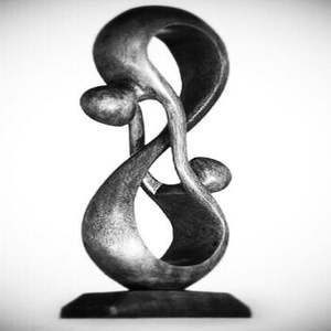 Elegante Escultura de Aluminio Fundido Diseñada para Elevar el Ambiente Interior con una Identidad Artística Refinada - Product Image 6