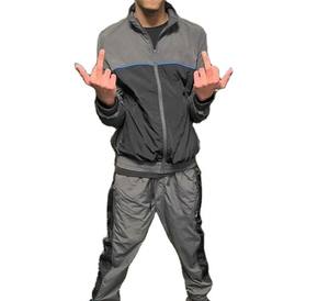 Ensemble de survêtement pour homme avec logo personnalisé, veste coupe-vent en nylon à fermeture éclair et pantalon, 2 pièces - Product Image 1