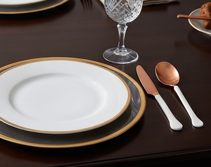 Ensemble de couverts modernes en cuivre avec manches blanches, compatibles lave-vaisselle, 5 pièces, pour utilisation sur table de mariage - Product Image 5
