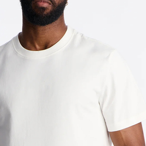 Design avant-gardiste à manches courtes OEM 2026 – Haut à manches courtes pour homme, texture lisse, pour tenue décontractée, avec personnalisation du logo - Product Image 4