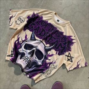 เสื้อยืดคอตตอนฮิปฮอปสไตล์ไฮสตรีท พิมพ์ลายพัฟฟ์แบบกำหนดเอง ล้างสีแบบแอซิดวอช สไตล์บาติก คอกลม เสื้อสตรีทแวร์สำหรับใส่กลางแจ้ง - Product Image 1