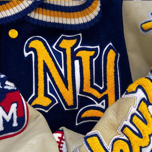 Chaqueta Varsity para Hombre, Color Azul Marino y Crema, Mangas de Cuero, Logotipo NY Bordado, Parche del Equipo de Béisbol 1983, Conjuntos Deportivos para Hombre - Product Image 4