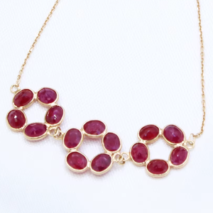 สร้อยข้อมือทองคำขาว 18K ประดับดอกไม้หรูหรา ทำด้วยมือ พร้อมพลอยทับทิมธรรมชาติรับรองโดย IGI เครื่องประดับแฟชั่นสำหรับผู้หญิง เหมาะสำหรับงานแต่งงาน - Product Image 2