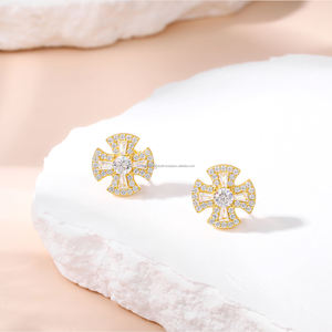 Pendientes de cruz de plata de ley 925 con diamantes cultivados en laboratorio, tono dorado, joyería elegante para mujer, moda al por mayor. - Product Image 1