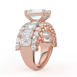 Anillo Majestic con Diamante de Corte Esmeralda de 3.05 Quilates, Diseño de Varias Filas con Acentos en Forma de Pera, Borde Festoneado, Ancho, en Oro Blanco, Joyería de Lujo - Product Image 3
