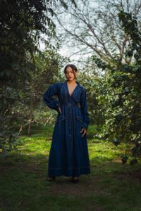 Vestido Camisero Largo de Mezclilla con Mangas Abullonadas, Cuello con Muescas, Cintura con Cinturón, Estampado a Rayas, Estilo Casual para Uso Diario, Corte Regular - Product Image 6