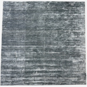 Alfombra de Lana y Seda Azul Hecha a Mano: Alfombra Moderna con Rayas Beige - Product Image 1