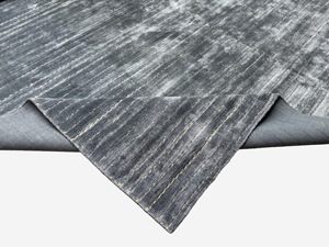 Alfombra de Lana y Seda Azul Hecha a Mano: Alfombra Moderna con Rayas Beige - Product Image 4