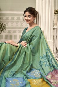 Women Green Cotton <b>Saree</b> With Floral Embroidery Traditional Indian Casual Wear Floor Length Regular Fit - Product Image 3