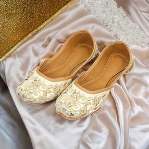 Ladies <b>Khussa</b> - 2025 Wholesale High Quality Casual Women Khusa Shoes New design Women Shoes - Product Image 2