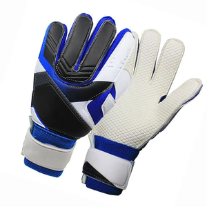 ถุงมือผู้รักษาประตู Pakistan Hi-Tech Grip ผลิตด้วยความแม่นยำแบบเยอรมัน พร้อมการยึดเกาะที่แข็งแรงและการป้องกันนิ้วด้วยยางลาเท็กซ์ที่ระบายอากาศได้ดี - Product Image 1