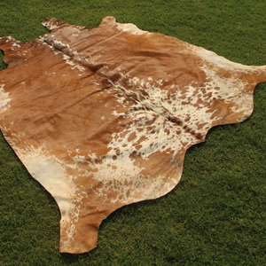 Alfombra de cuero de vaca hecha a mano, piel natural con pelo, para sala de estar, dormitorio, decoración occidental. - Product Image 5