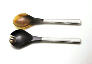 Ensemble de 2 cuillères à salade en corne, design élégant, fabriquées à la main à partir de corne de buffle naturelle, à prix abordable. - Product Image 6