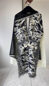Oferta Especial: Conjunto Tradicional Pakistaní Salwar Kameez con Bordado Floral en el Cuello, Kurta, Traje de 3 Piezas en Blanco y Negro para Mujer, Farshi - Product Image 3