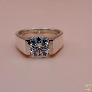 Bague solitaire en moissanite taille émeraude, argent sterling 925, style vintage, pour fiançailles, mariage ou promesse, Trisha Jewels ER009 - Product Image 3