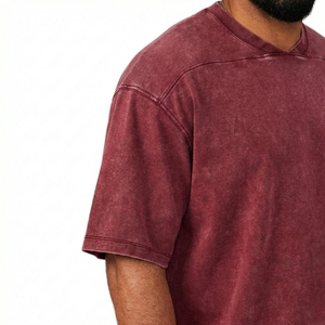 Camiseta de Hombre con Lavado Ácido, 100% Algodón, Diseño Nuevo, Corte Casual y Regular, Color Sólido, Teñido Liso, Hecha en Pakistán - Product Image 3