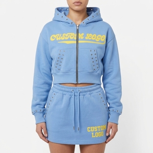 Conjunto de dos piezas Y2K para mujer: Sudadera corta con capucha y cremallera bordada, y minifalda con ojales y tachuelas, estilo chándal abullonado. - Product Image 1
