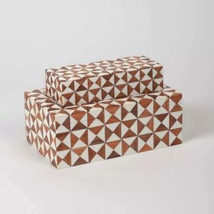 Elegant MDF Resin Jewelry Box Featuring Decorative Resin Artwork and Spacious Interior for Daily Jewelry Organization - Product Image 4