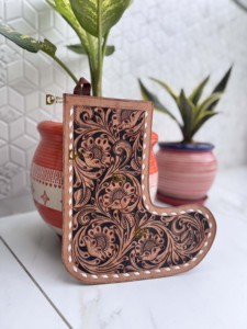 Nouveauté : Chaussette de Noël en cuir artisanal pour la famille, à suspendre au sapin ou au foyer, et sac cadeau pour la décoration de fête - Product Image 5